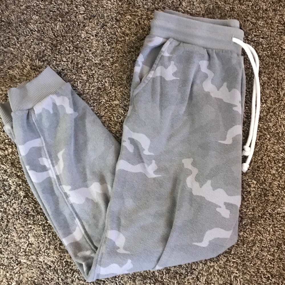 American Eagle joggers